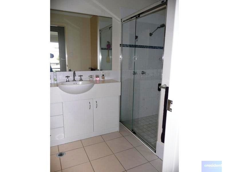 4/17 Park Esplanade, Coomera QLD 4209