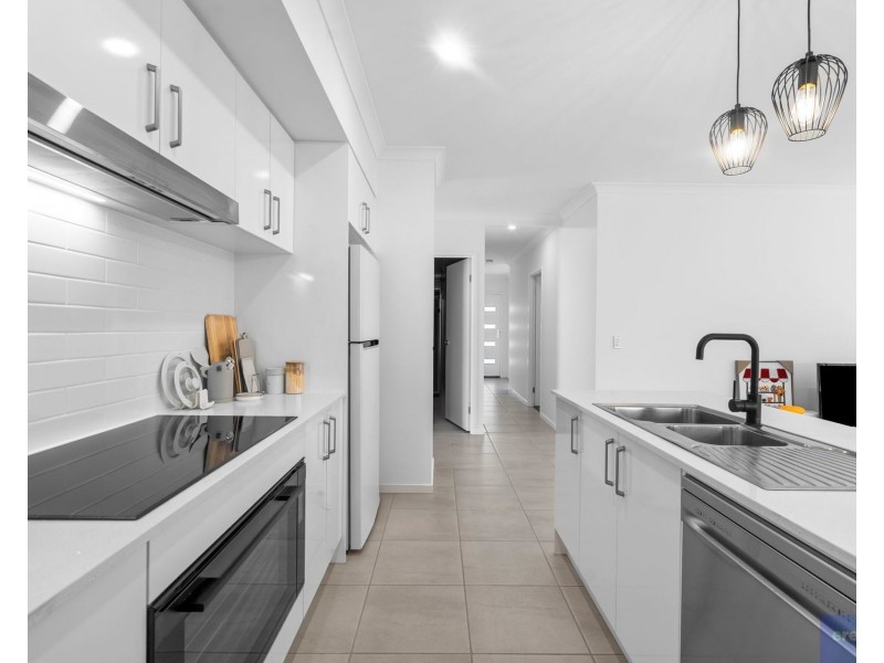 62 McClune Street, Logan Reserve QLD 4133