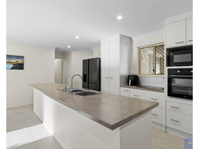 65 Kummara Road, Edens Landing QLD 4207