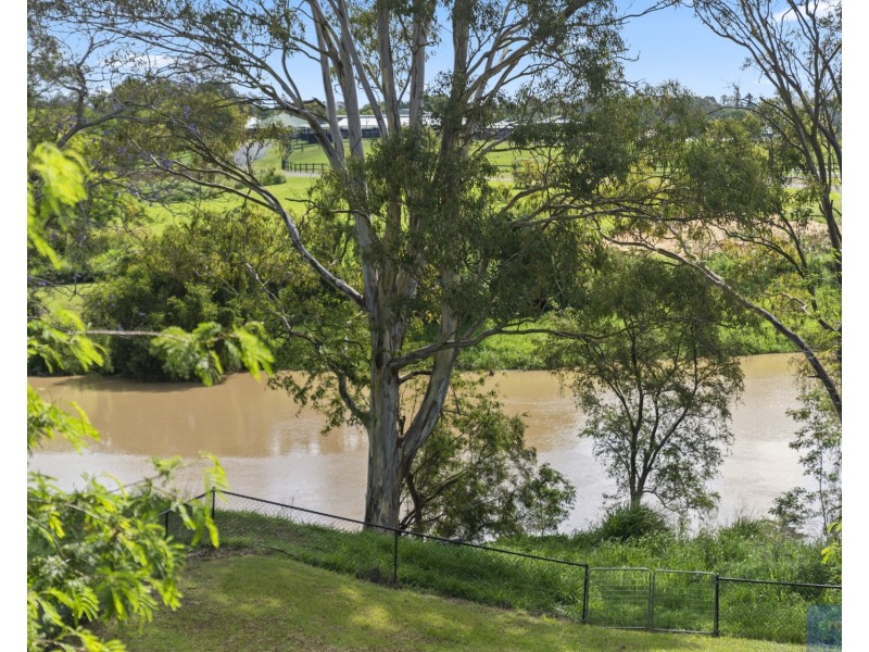 38 Edinburgh Drive, Bethania QLD 4205