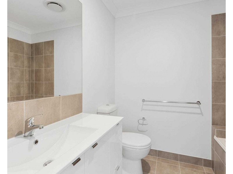 10/1 Dalvena Street, Marsden QLD 4132