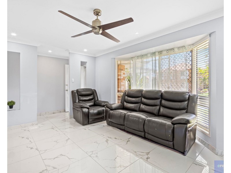 5 Silvestro Place, Edens Landing QLD 4207