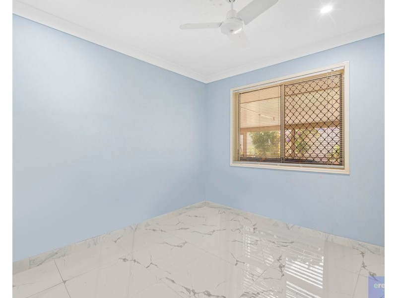 5 Silvestro Place, Edens Landing QLD 4207