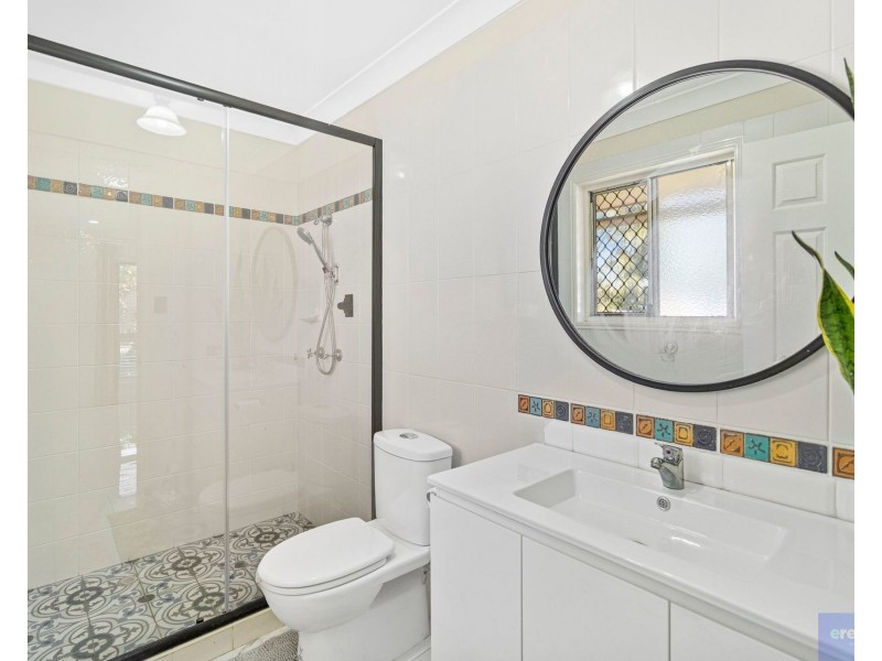 5 Silvestro Place, Edens Landing QLD 4207