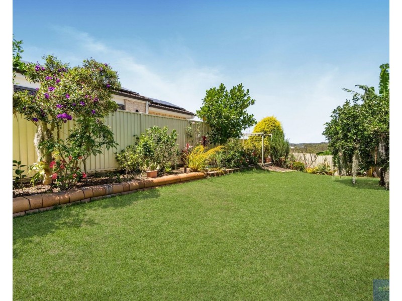 5 Silvestro Place, Edens Landing QLD 4207
