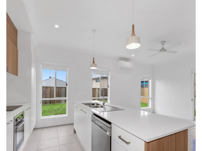 23 Napier Crest, Yarrabilba QLD 4207