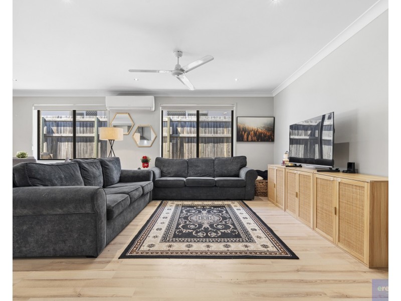10 Mount Edwards Street, Park Ridge QLD 4125
