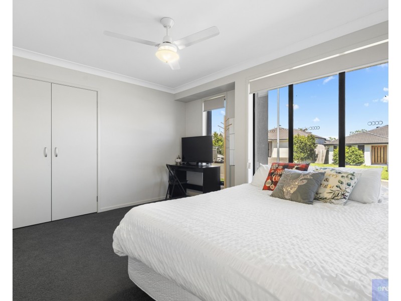 10 Mount Edwards Street, Park Ridge QLD 4125