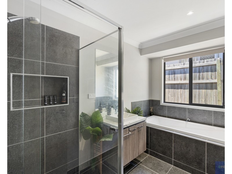10 Mount Edwards Street, Park Ridge QLD 4125