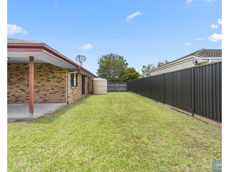 16 Sandpiper Circuit, Eagleby QLD 4207