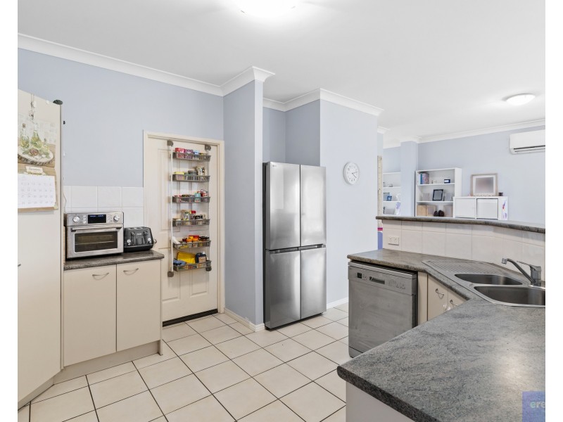 69 Grove Road, Edens Landing QLD 4207