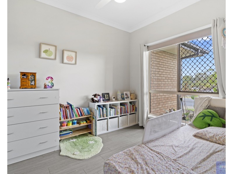 69 Grove Road, Edens Landing QLD 4207