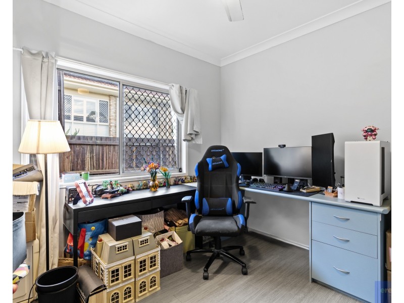 69 Grove Road, Edens Landing QLD 4207