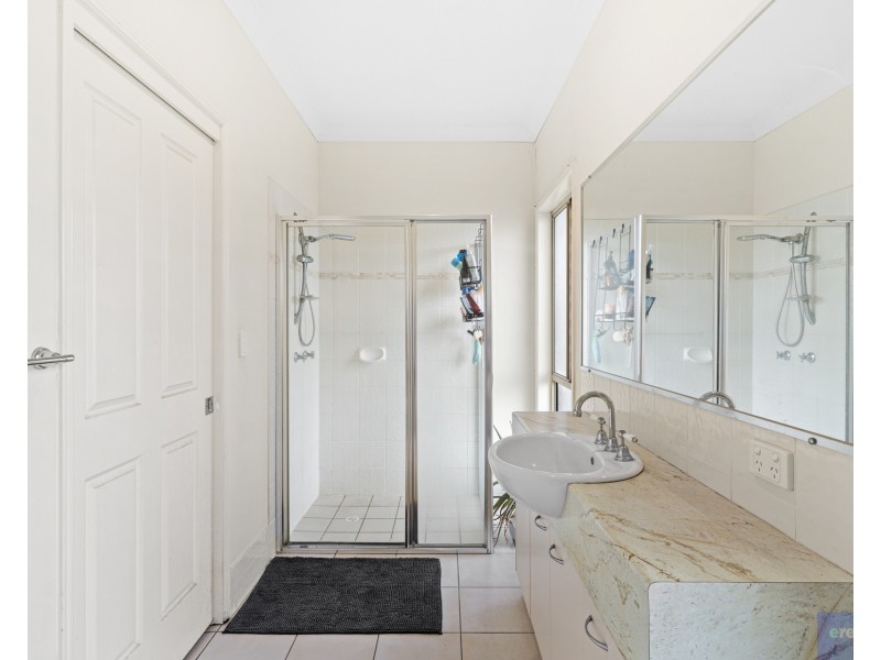 69 Grove Road, Edens Landing QLD 4207