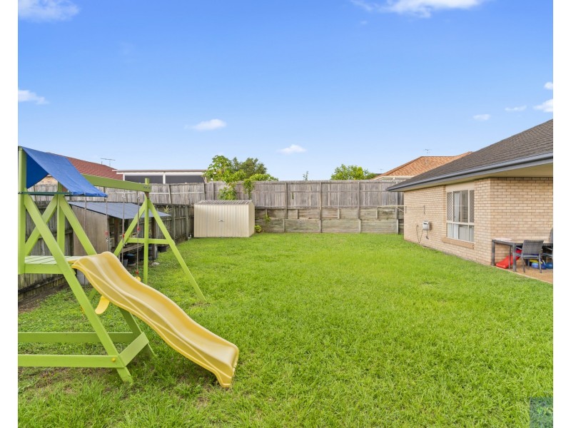 69 Grove Road, Edens Landing QLD 4207