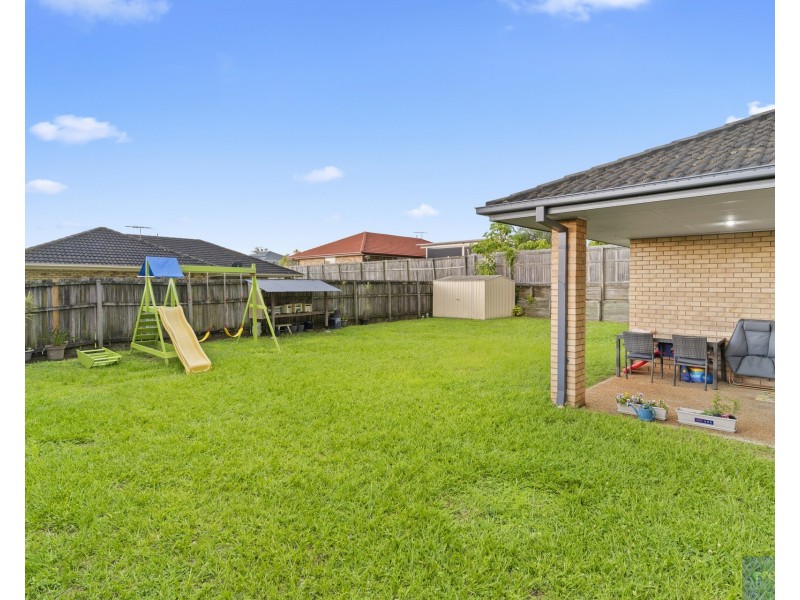 69 Grove Road, Edens Landing QLD 4207