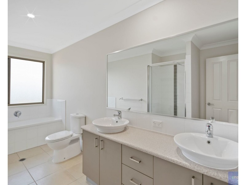 31 Ronayne Circle, One Mile QLD 4305