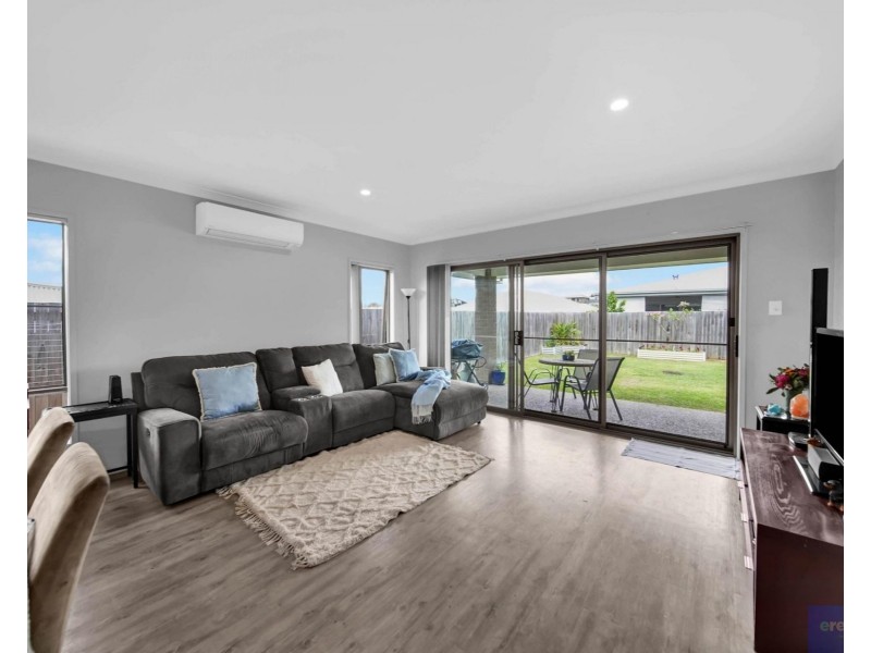 28 Jonas Circuit, Holmview QLD 4207