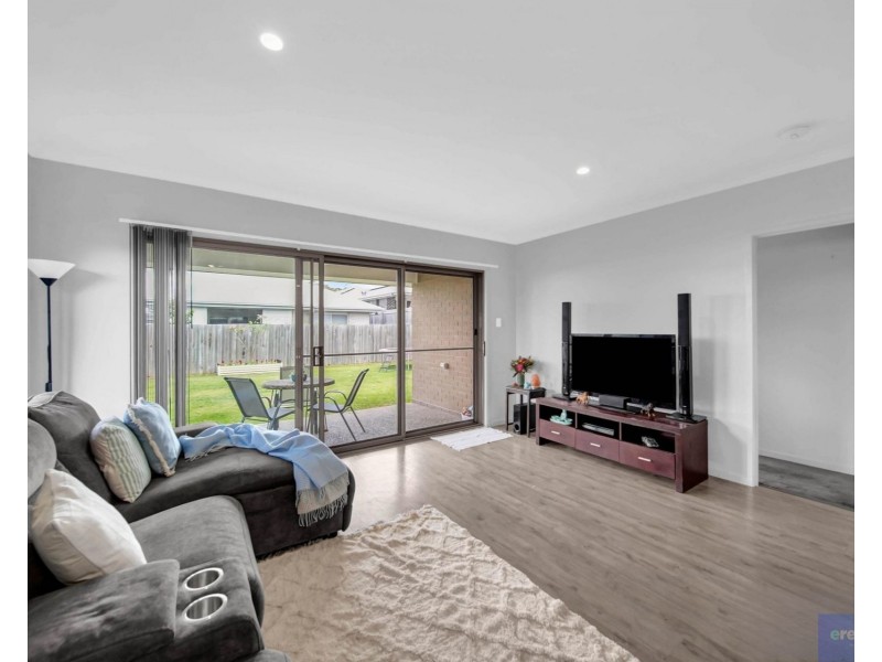 28 Jonas Circuit, Holmview QLD 4207