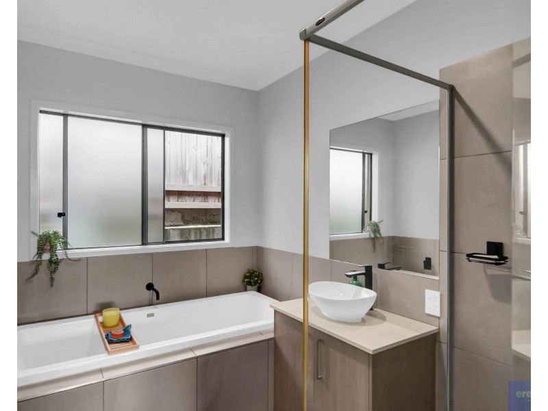 28 Jonas Circuit, Holmview QLD 4207