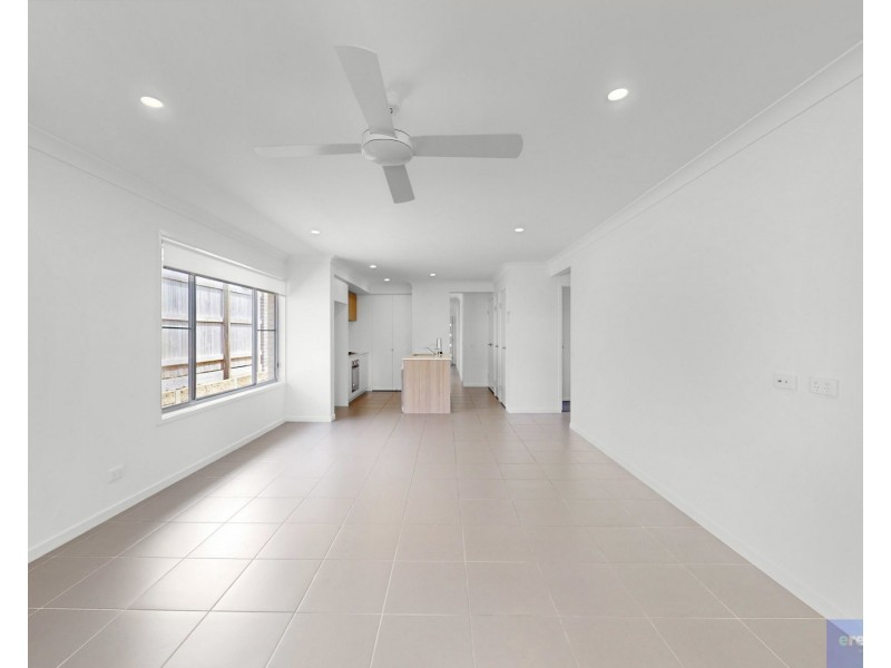 13 Brunner Drive, Park Ridge QLD 4125