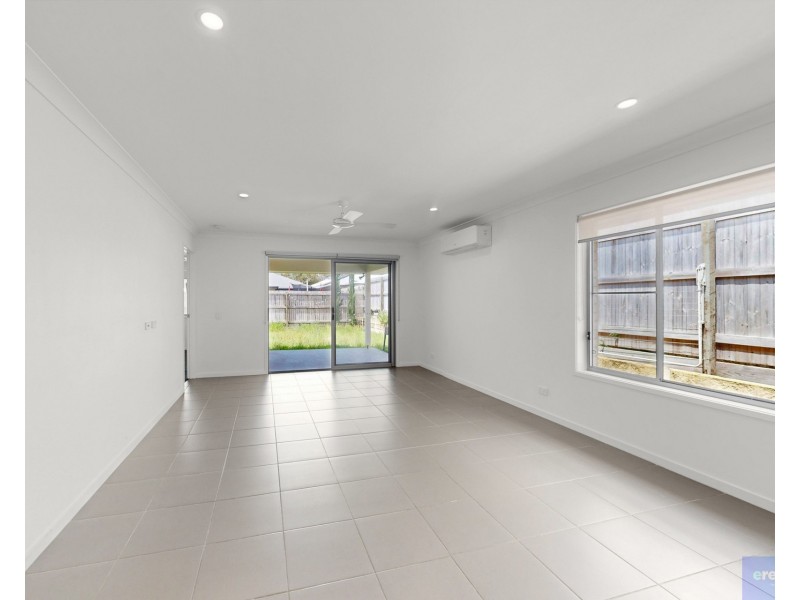 13 Brunner Drive, Park Ridge QLD 4125