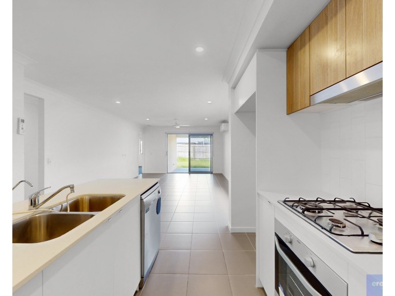 13 Brunner Drive, Park Ridge QLD 4125