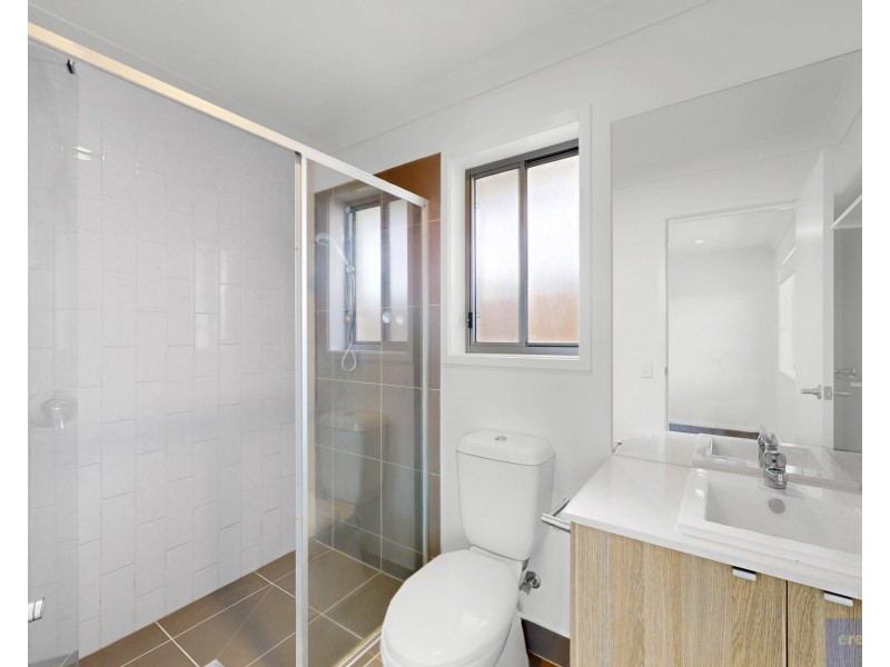 13 Brunner Drive, Park Ridge QLD 4125