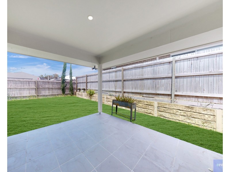 13 Brunner Drive, Park Ridge QLD 4125