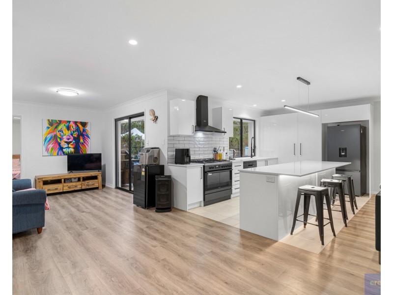 14 Kummara Road, Edens Landing QLD 4207