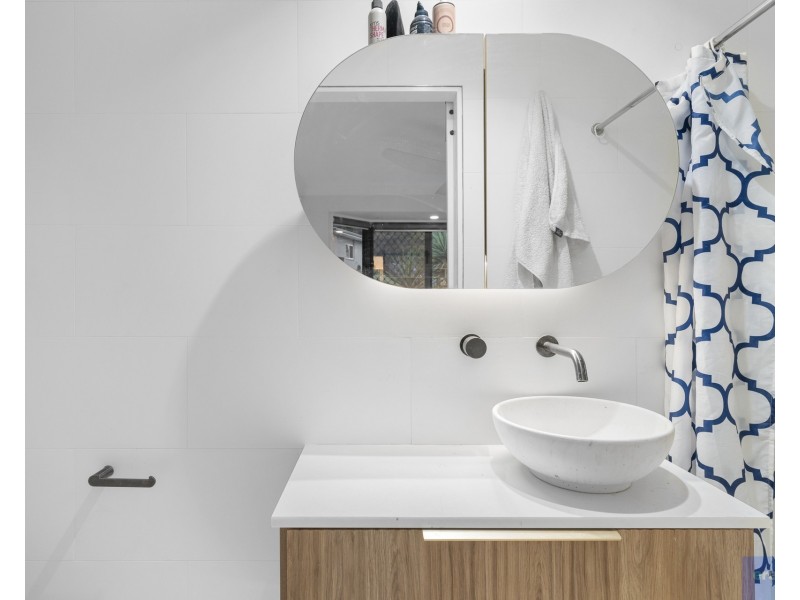 14 Kummara Road, Edens Landing QLD 4207