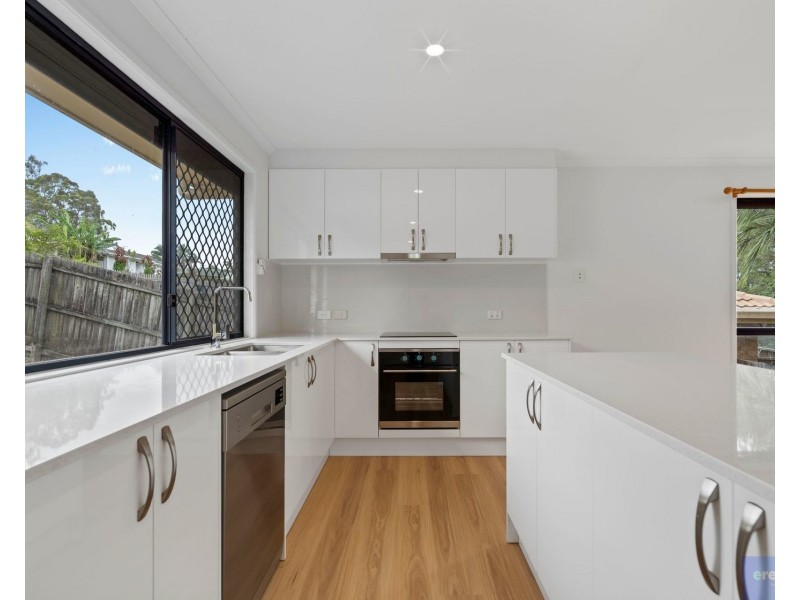 3 Eira Crescent, Edens Landing QLD 4207