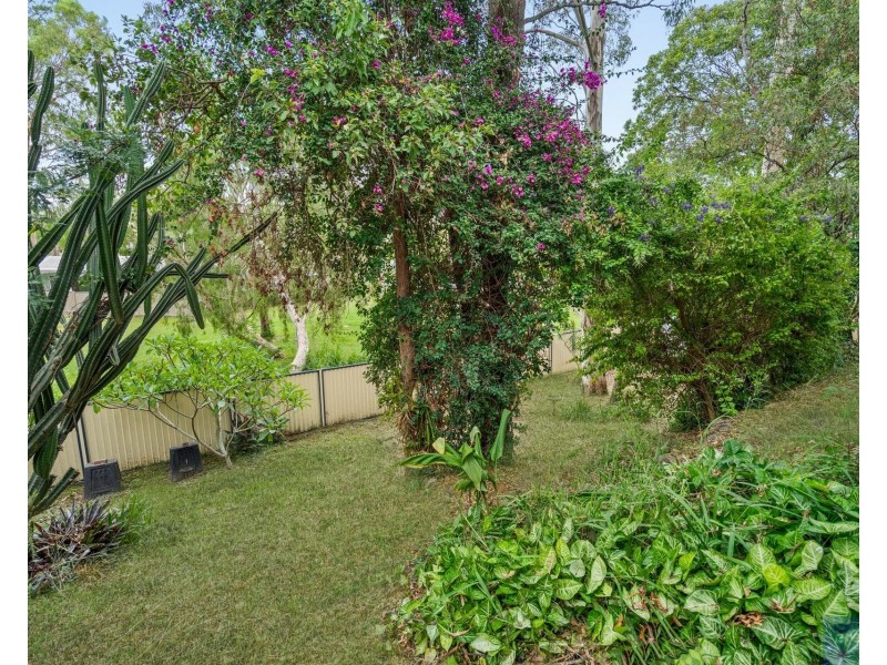 3 Eira Crescent, Edens Landing QLD 4207