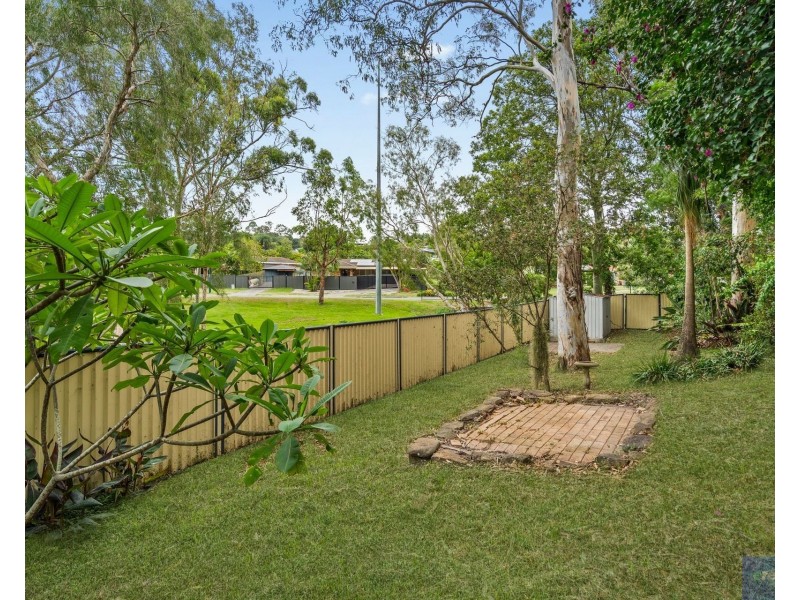 3 Eira Crescent, Edens Landing QLD 4207