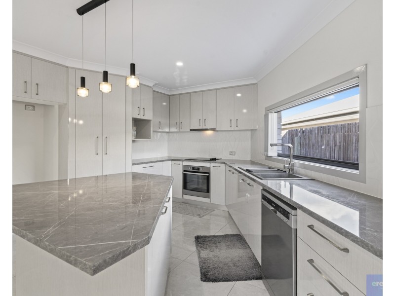 34 Kanimbla Street, Holmview QLD 4207