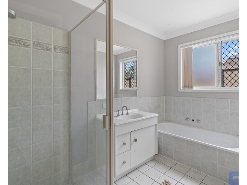 9 Maggie Court, Edens Landing QLD 4207