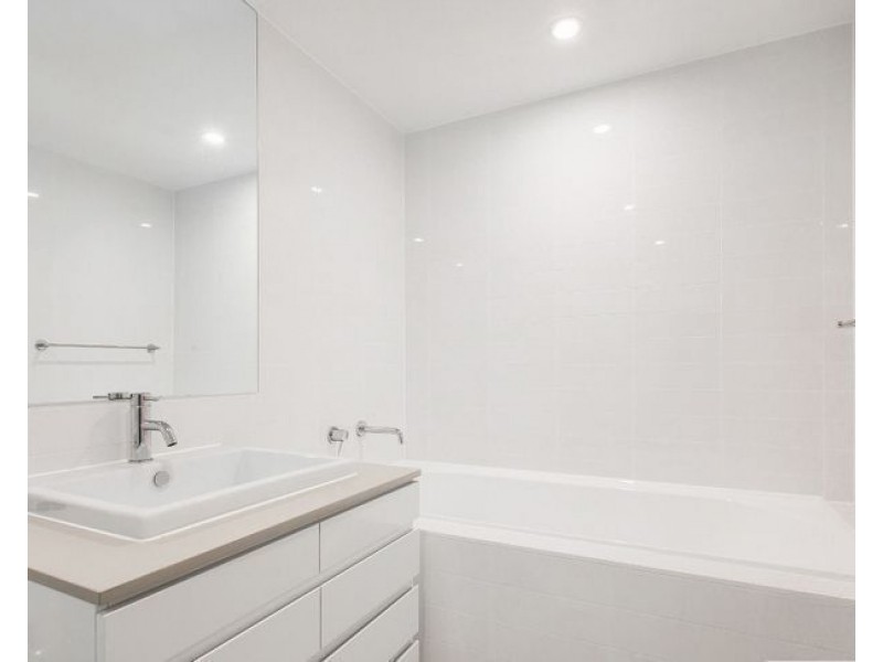 4135/37C Harbour Road, Hamilton QLD 4007