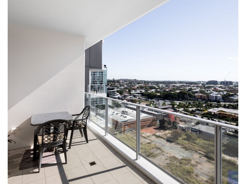 4135/37C Harbour Road, Hamilton QLD 4007