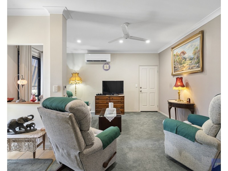 5 Wendt Place, Edens Landing QLD 4207