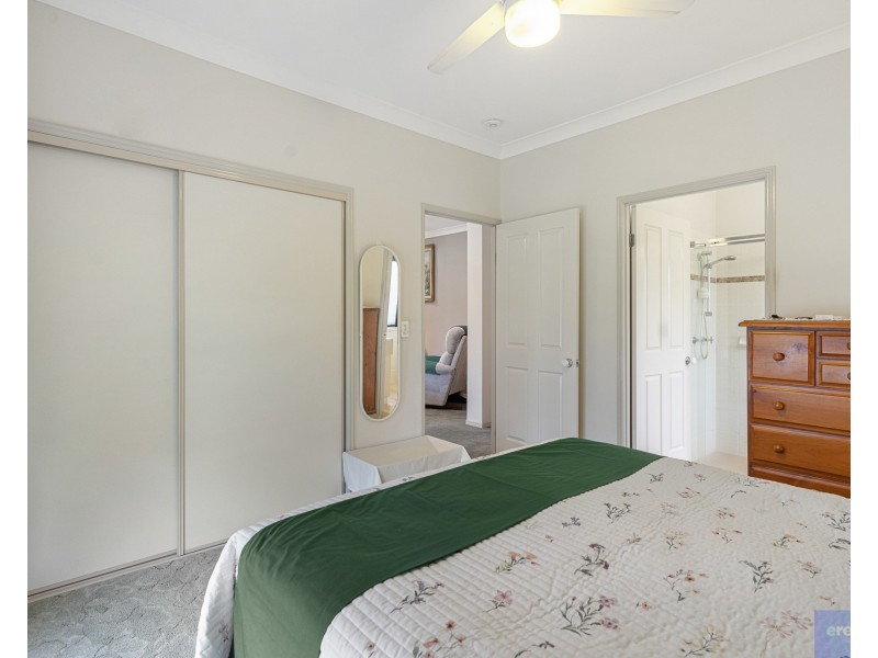 5 Wendt Place, Edens Landing QLD 4207