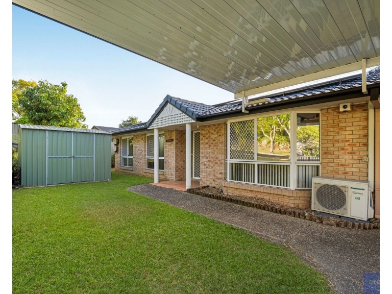 30 Leighton Drive, Edens Landing QLD 4207