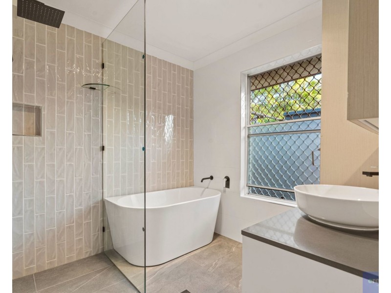 30 Leighton Drive, Edens Landing QLD 4207