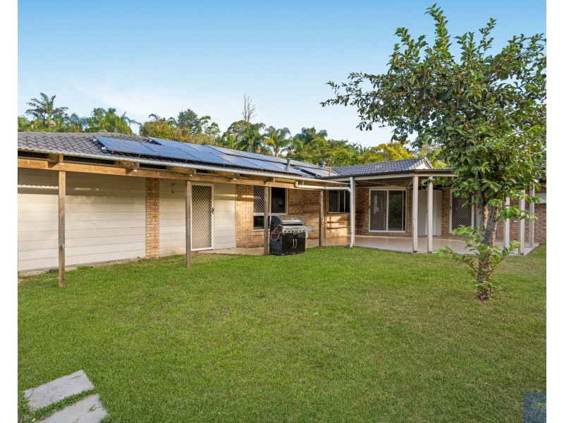 30 Leighton Drive, Edens Landing QLD 4207
