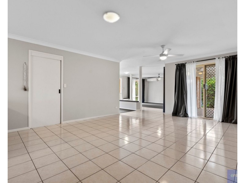 2 Leighton Drive, Edens Landing QLD 4207