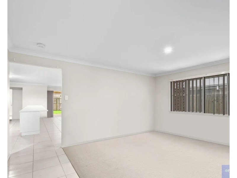 13 Wallace Street, Walloon QLD 4306