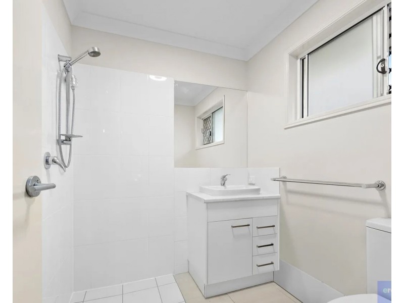 13 Wallace Street, Walloon QLD 4306