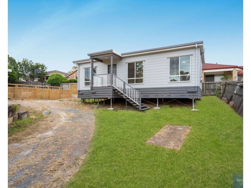 42 Avonmore Street, Edens Landing QLD 4207