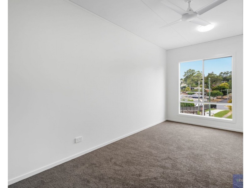 42 Avonmore Street, Edens Landing QLD 4207