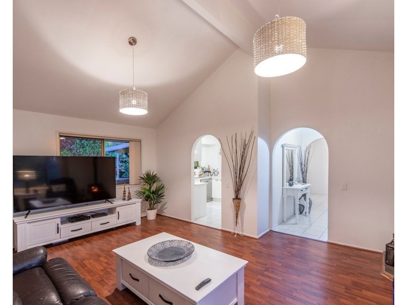 198 Castile Crescent, Edens Landing QLD 4207