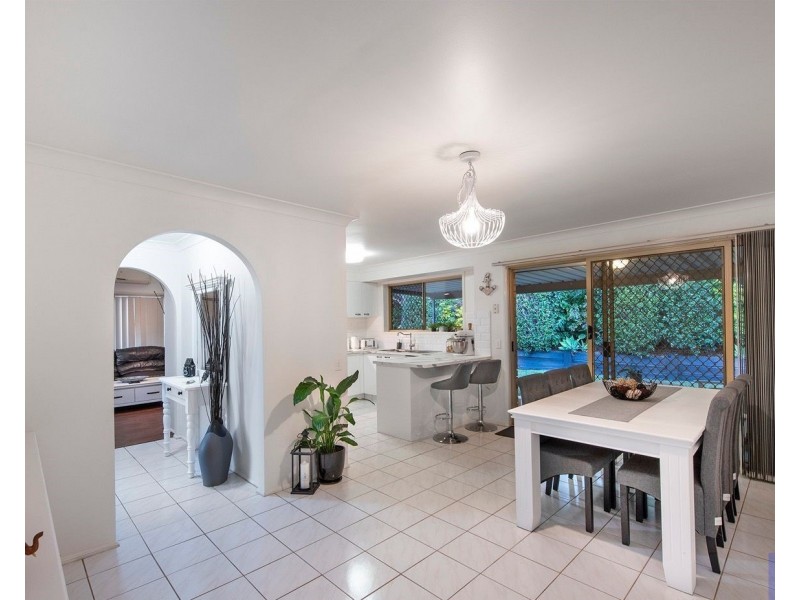 198 Castile Crescent, Edens Landing QLD 4207